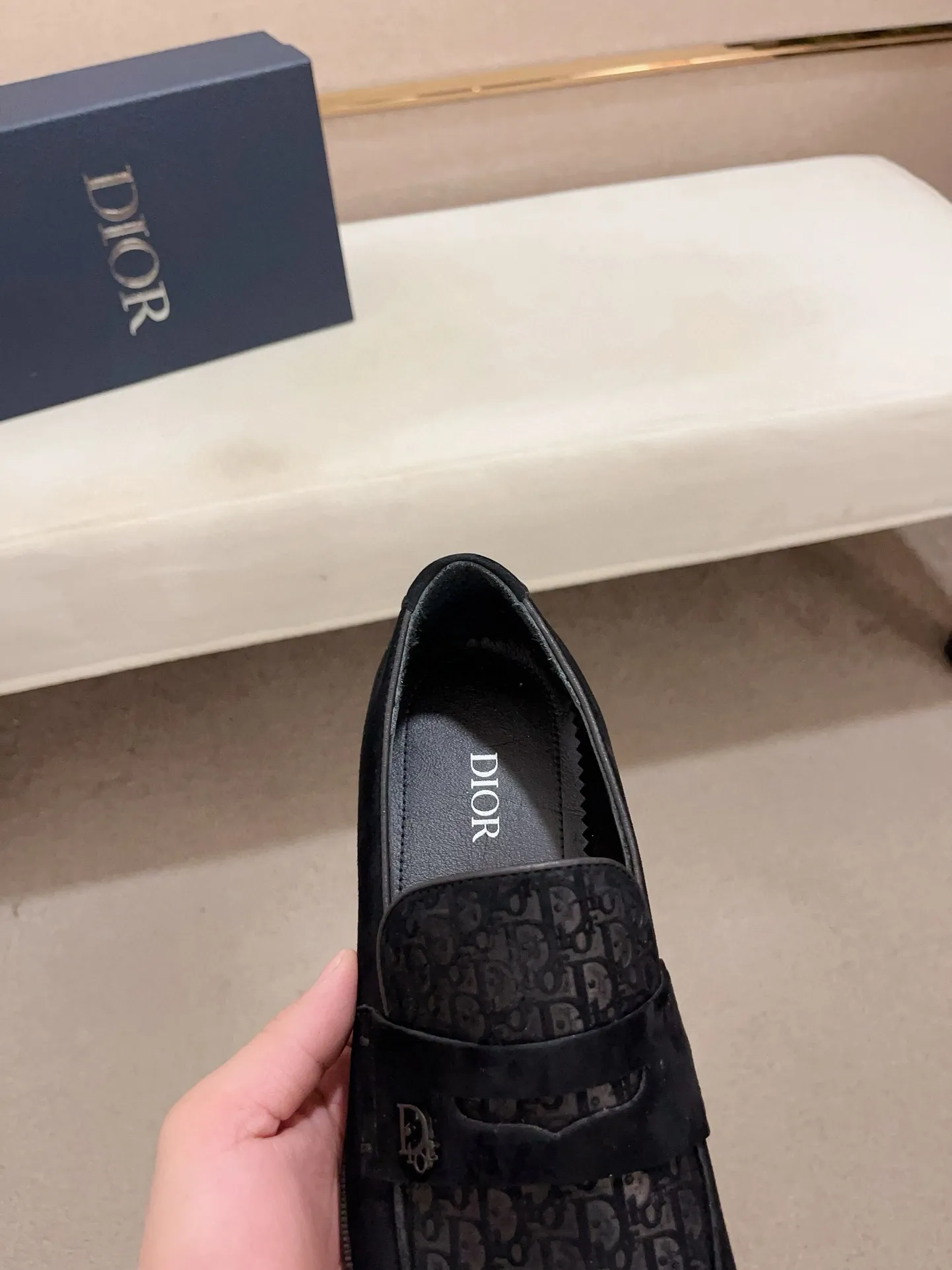 Men's shoes 💰: 540💰 High-end version of Dior Dior's new series. Famous actors and Internet celebrities wear super popular designs. The sculptures of French artist Niki de Saint Phalle are designed as rings. Material: Fabric: Imported original material. Foot: cowhide. Outsole: Rubber outsole. Men's shoe size: 38~44. Can be customized to size 45.